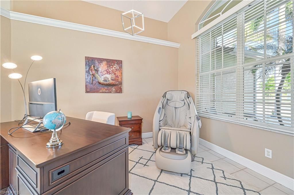Image 28 of property listing at 2010 SE 18th AVE, Cape Coral, FL 33990