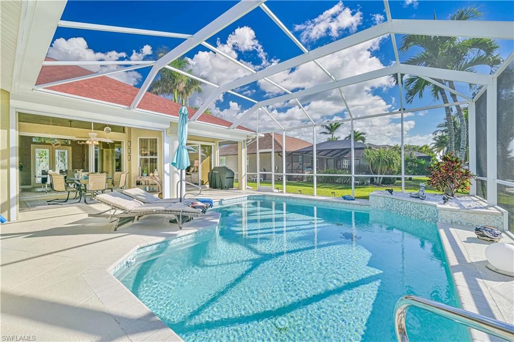 Image 3 of property listing at 2010 SE 18th AVE, Cape Coral, FL 33990