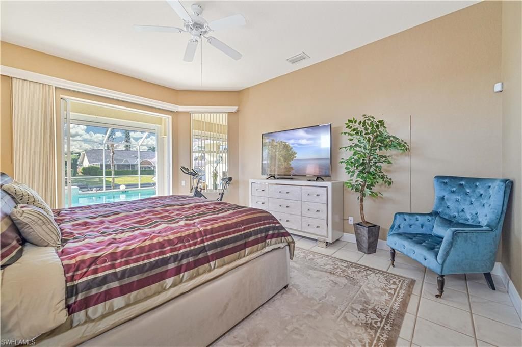 Image 31 of property listing at 2010 SE 18th AVE, Cape Coral, FL 33990