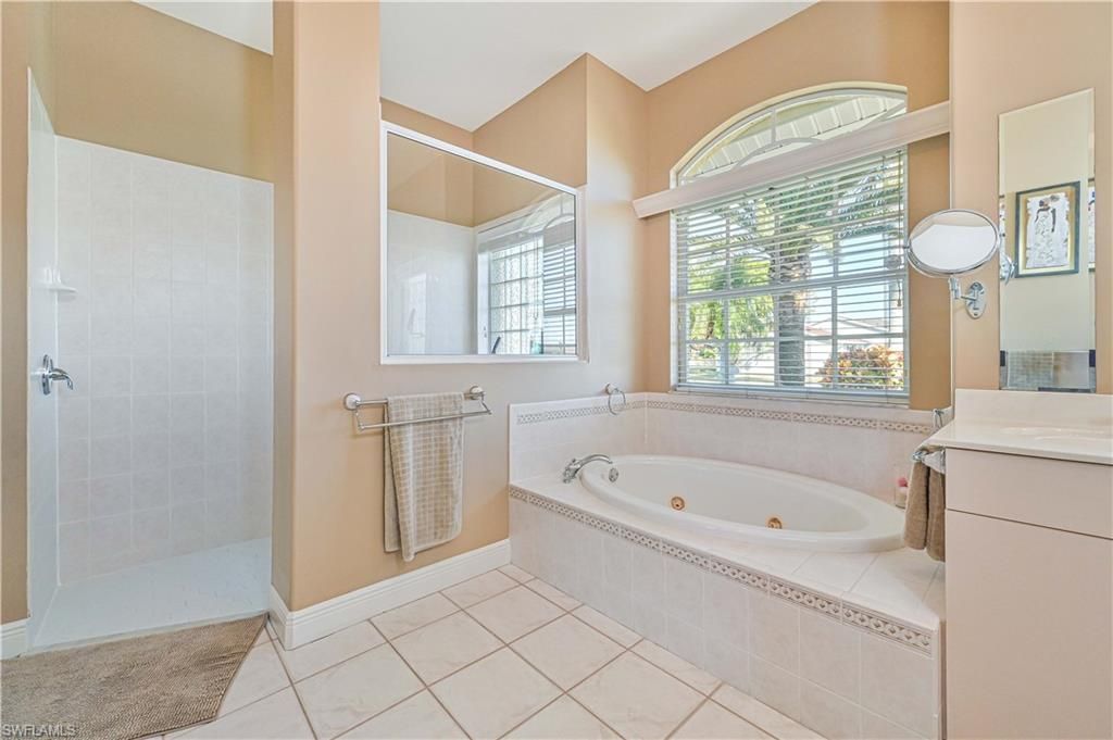 Image 33 of property listing at 2010 SE 18th AVE, Cape Coral, FL 33990