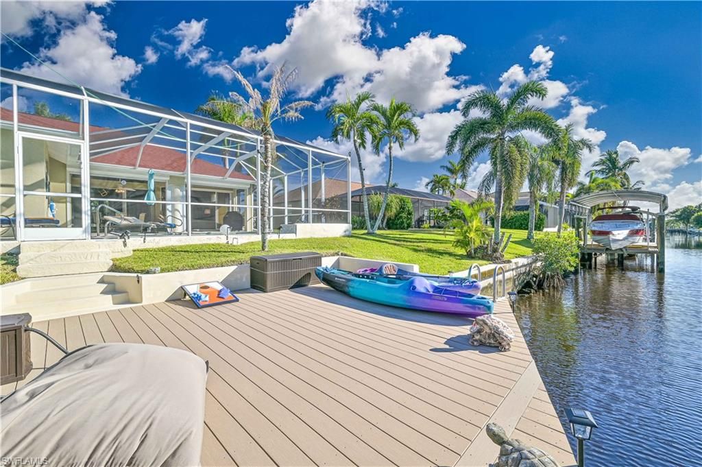 Image 8 of property listing at 2010 SE 18th AVE, Cape Coral, FL 33990