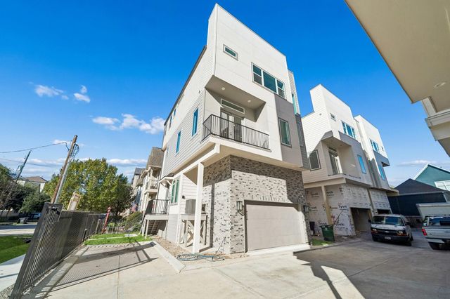 1405 W 21st St B, Houston, TX 77008