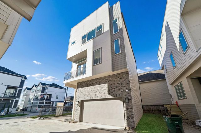 1405 W 21st St B, Houston, TX 77008