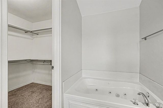 2912 Danielle Terrace, Moore, OK 73160