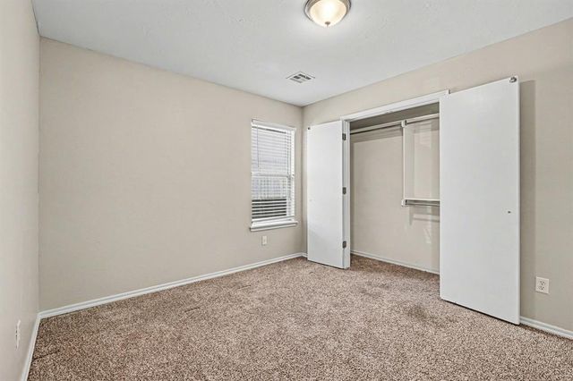 2912 Danielle Terrace, Moore, OK 73160