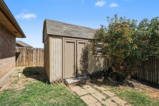 2912 Danielle Terrace, Moore, OK 73160