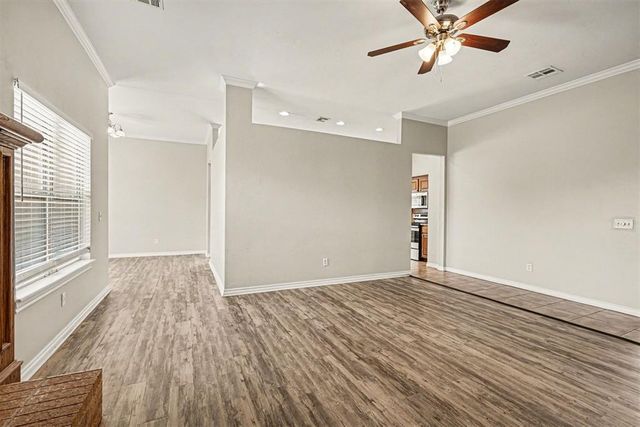 2912 Danielle Terrace, Moore, OK 73160