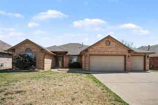 2912 Danielle Terrace, Moore, OK 73160