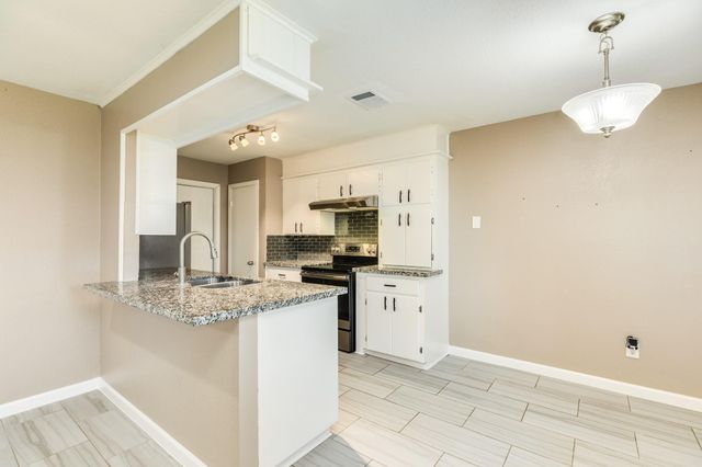 326 N Yaupon Street, Richwood, TX 77531