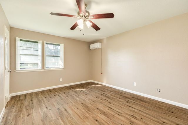 326 N Yaupon Street, Richwood, TX 77531