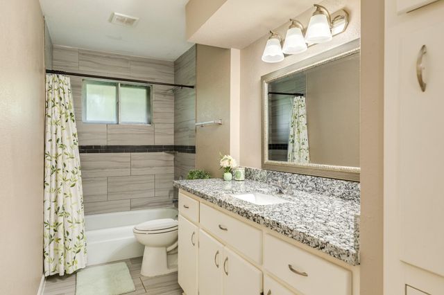 326 N Yaupon Street, Richwood, TX 77531