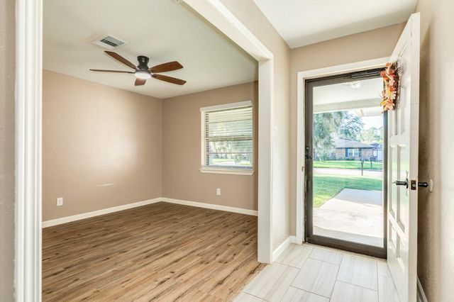 326 N Yaupon Street, Richwood, TX 77531