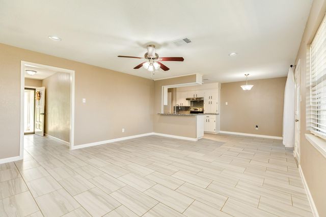 326 N Yaupon Street, Richwood, TX 77531