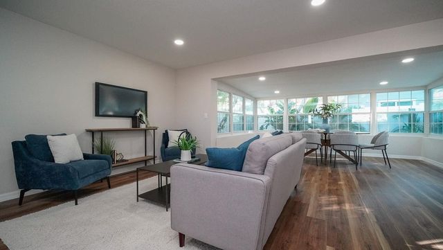 110 92ND AVENUE NE, St Petersburg, FL 33702