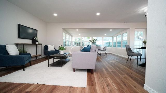 110 92ND AVENUE NE, St Petersburg, FL 33702