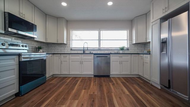 110 92ND AVENUE NE, St Petersburg, FL 33702