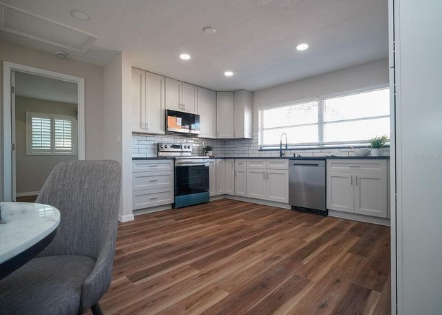 110 92ND AVENUE NE, St Petersburg, FL 33702