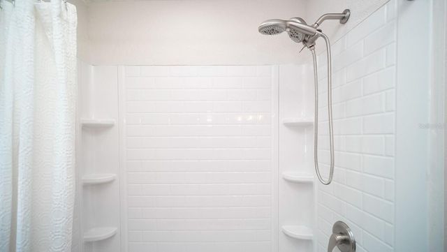 110 92ND AVENUE NE, St Petersburg, FL 33702