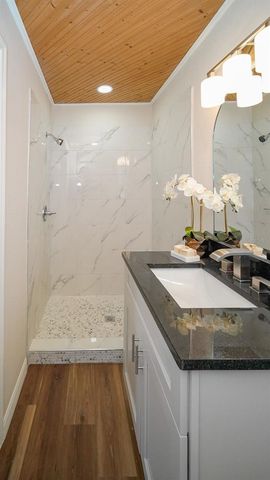 110 92ND AVENUE NE, St Petersburg, FL 33702