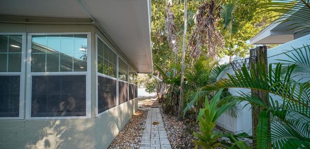 110 92ND AVENUE NE, St Petersburg, FL 33702