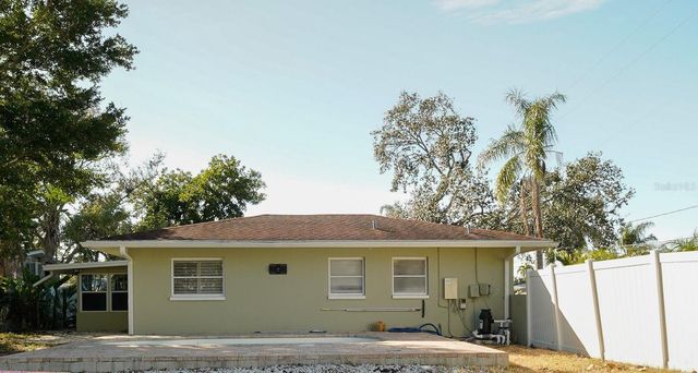 110 92ND AVENUE NE, St Petersburg, FL 33702