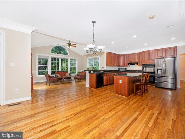 18818 LIBERTY MILL RD, Germantown, MD 20874
