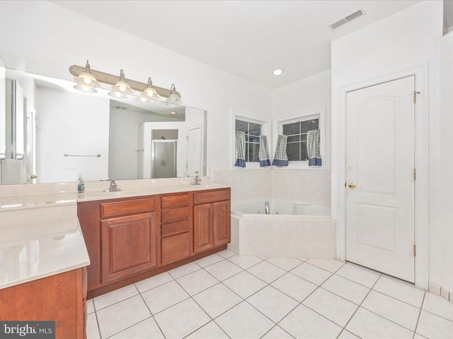 18818 LIBERTY MILL RD, Germantown, MD 20874