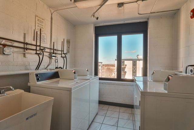 9128 W Terrace Drive 6L, Niles, IL 60714