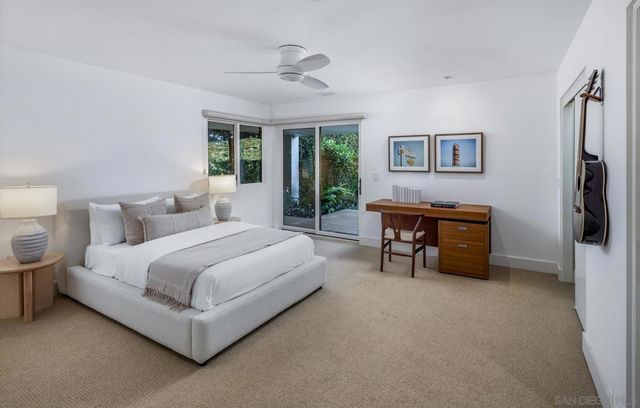 7970 Roseland Dr, La Jolla, CA 92037