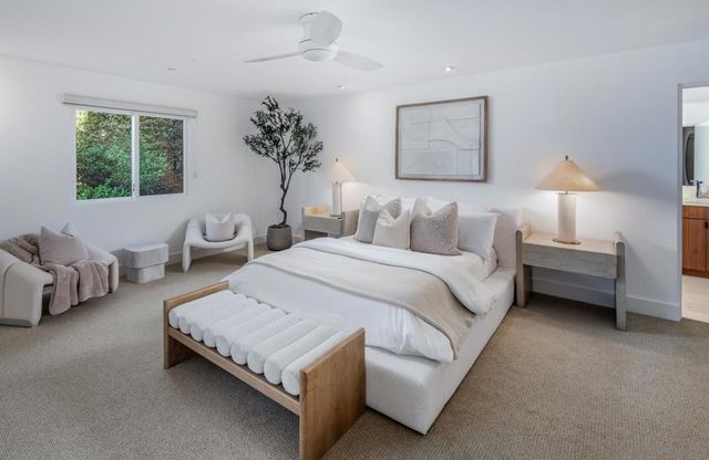 7970 Roseland Dr, La Jolla, CA 92037