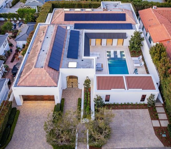 7970 Roseland Dr, La Jolla, CA 92037