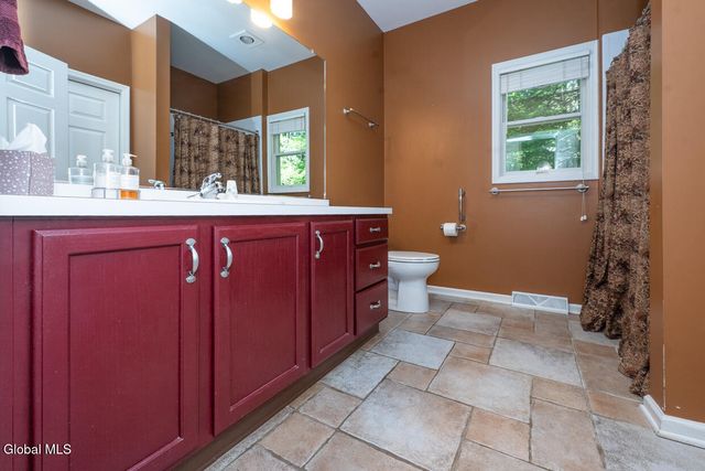 22 E Claremont Drive, Voorheesville, NY 12186