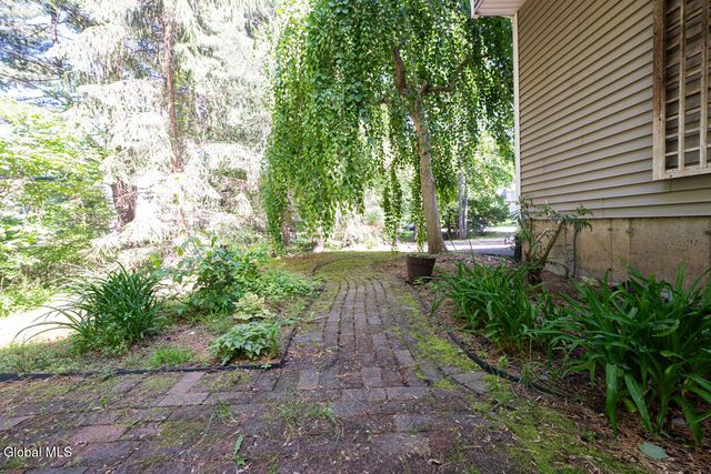22 E Claremont Drive, Voorheesville, NY 12186