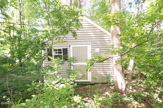 22 E Claremont Drive, Voorheesville, NY 12186