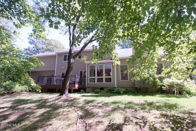22 E Claremont Drive, Voorheesville, NY 12186