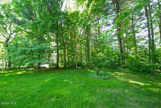22 E Claremont Drive, Voorheesville, NY 12186