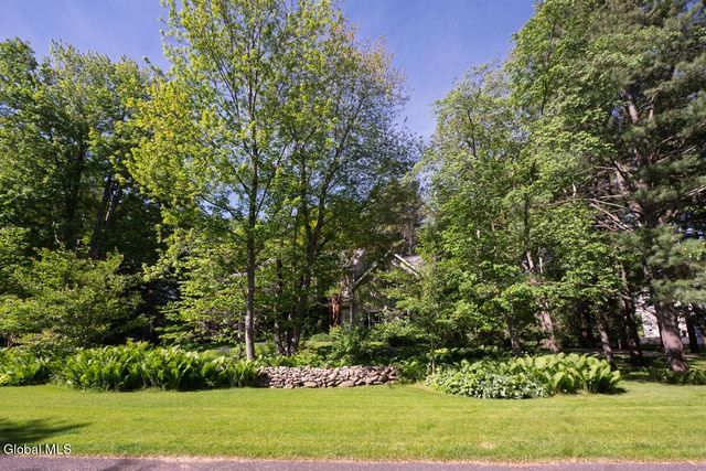 22 E Claremont Drive, Voorheesville, NY 12186