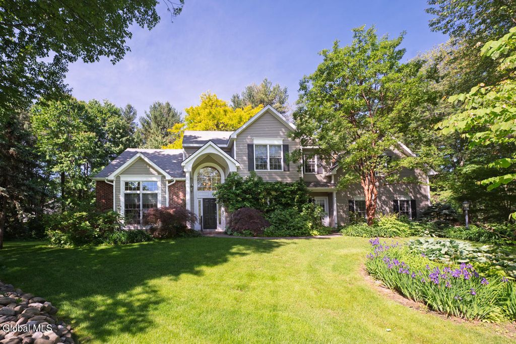 22 E Claremont Drive, Voorheesville, NY 12186