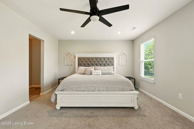 3810 Scarlet Oak Ln, La Grange, KY 40031