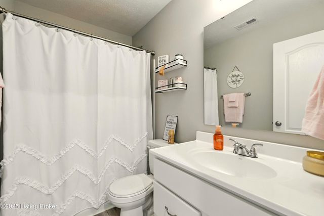 3810 Scarlet Oak Ln, La Grange, KY 40031