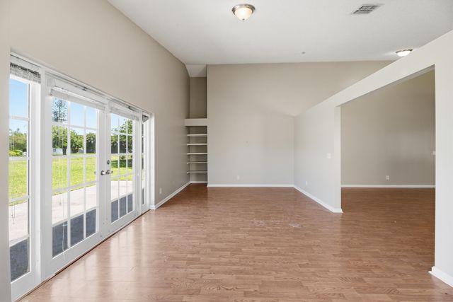 5233 Rosen Boulevard, Boynton Beach, FL 33472