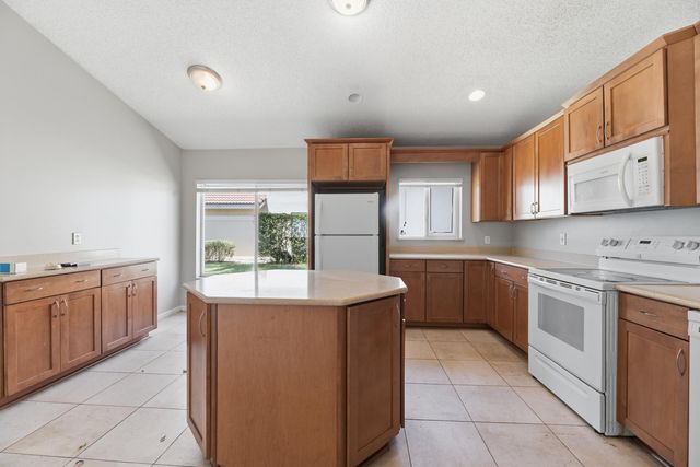 5233 Rosen Boulevard, Boynton Beach, FL 33472