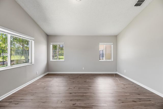 5233 Rosen Boulevard, Boynton Beach, FL 33472