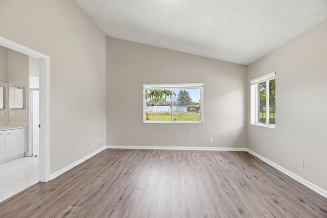 5233 Rosen Boulevard, Boynton Beach, FL 33472