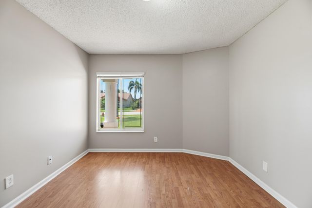 5233 Rosen Boulevard, Boynton Beach, FL 33472