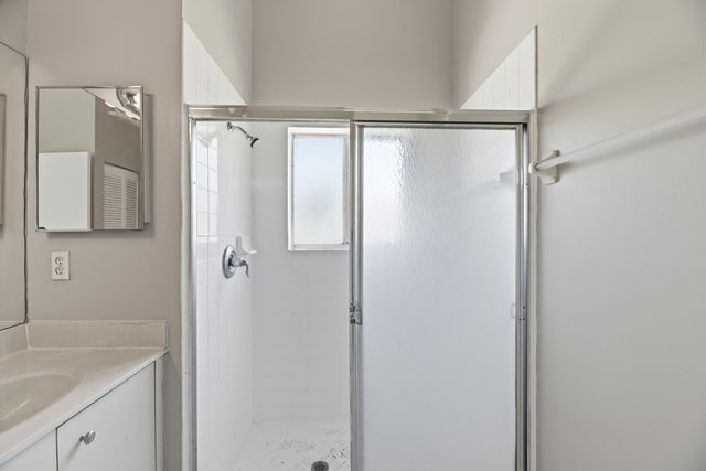 5233 Rosen Boulevard, Boynton Beach, FL 33472