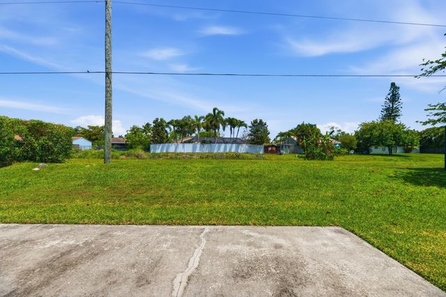 5233 Rosen Boulevard, Boynton Beach, FL 33472