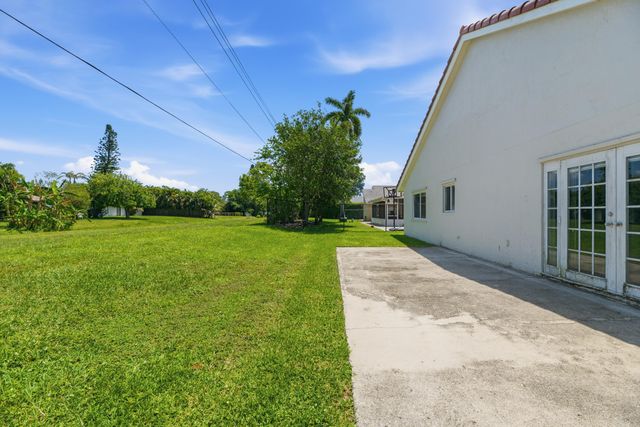 5233 Rosen Boulevard, Boynton Beach, FL 33472