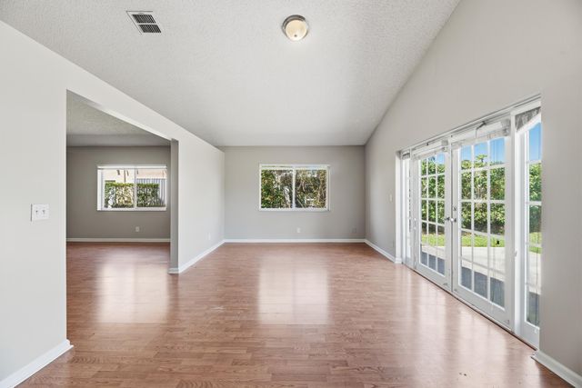 5233 Rosen Boulevard, Boynton Beach, FL 33472