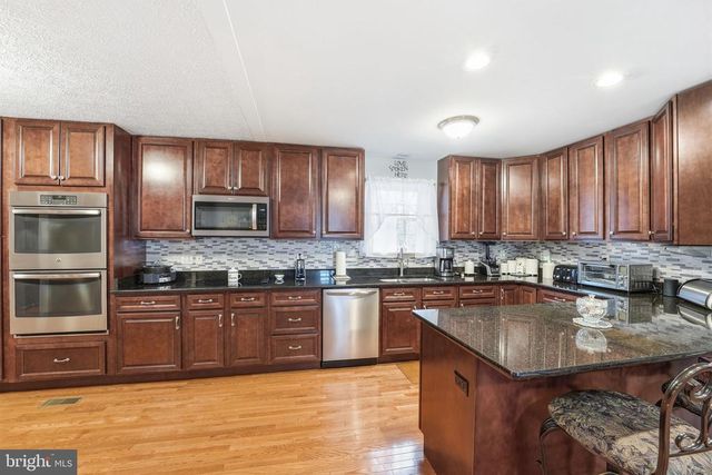 11057 EGGBORNSVILLE RD, Rixeyville, VA 22737